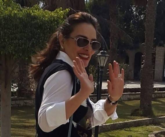 بالصورة الفاضحة: شريهان بالمايوه في المسبح.. !!