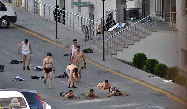 مصدر استخباراتيّ عربي: “الإمارات ومصر ودحلان” وراء الإنقلاب الفاشل بتركيا