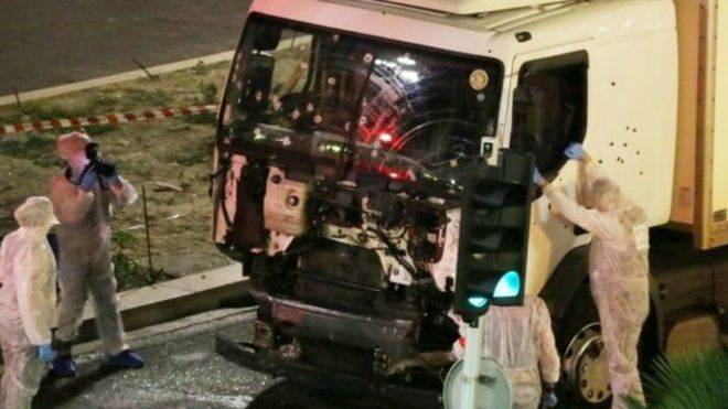 التايمز: منفذ هجوم نيس كان مهووسا بالجنس وعلى علاقة برجل عمره 73 عاما