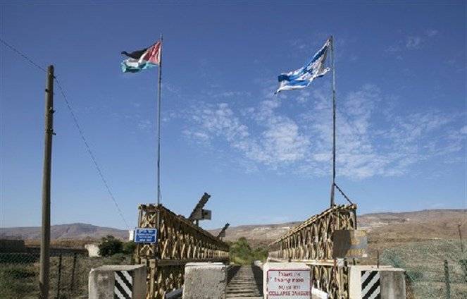 الجيش الإسرائيلي يضبط أسلحة مهربة من الأردن تجاه الضفة الغربية