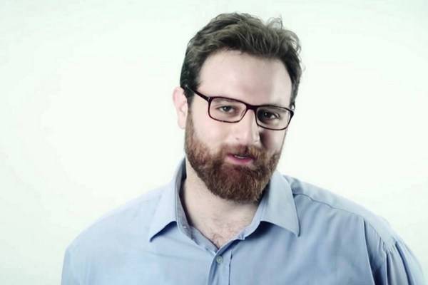 بالصورة: فؤاد يمين يتخلّى عن العزوبية.. من هي سعيدة الحظ؟