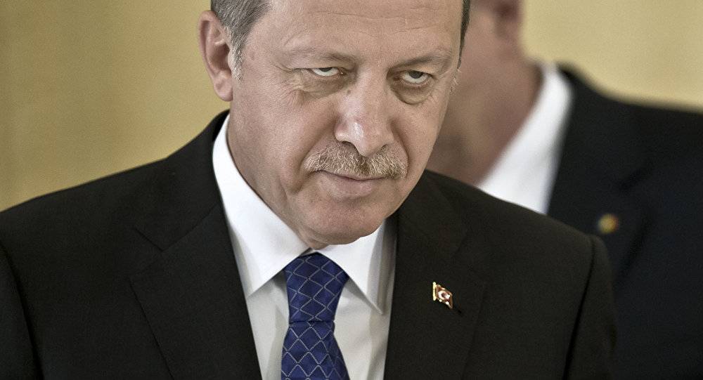 تركيا: هل "السلطان" أردوغان مصاب بـ"جنون العظمة"؟