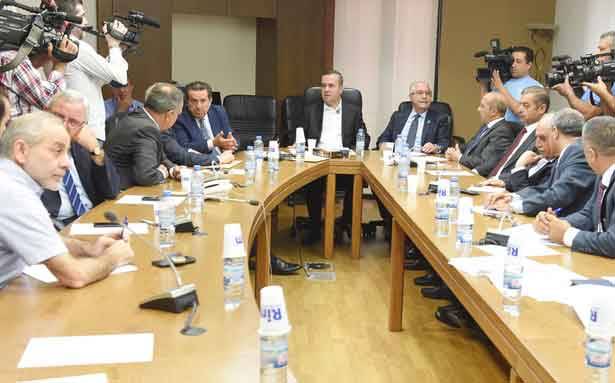 فضيحة «الانترنت»: استدعاء آمري فصائل للتحقيق