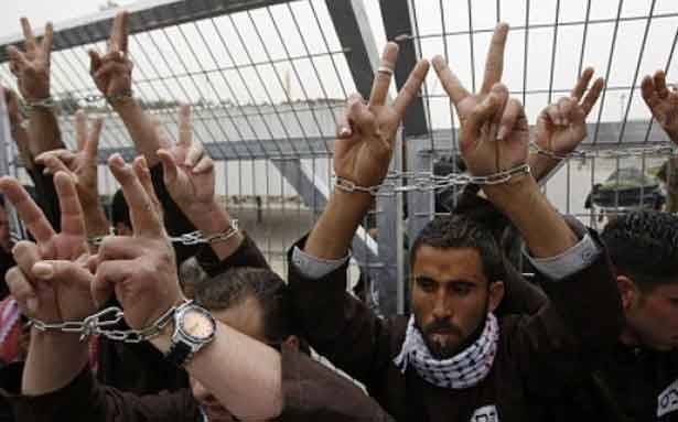 35 أسيراً فلسطينياً
يبدأون اضراباً عن الطعام