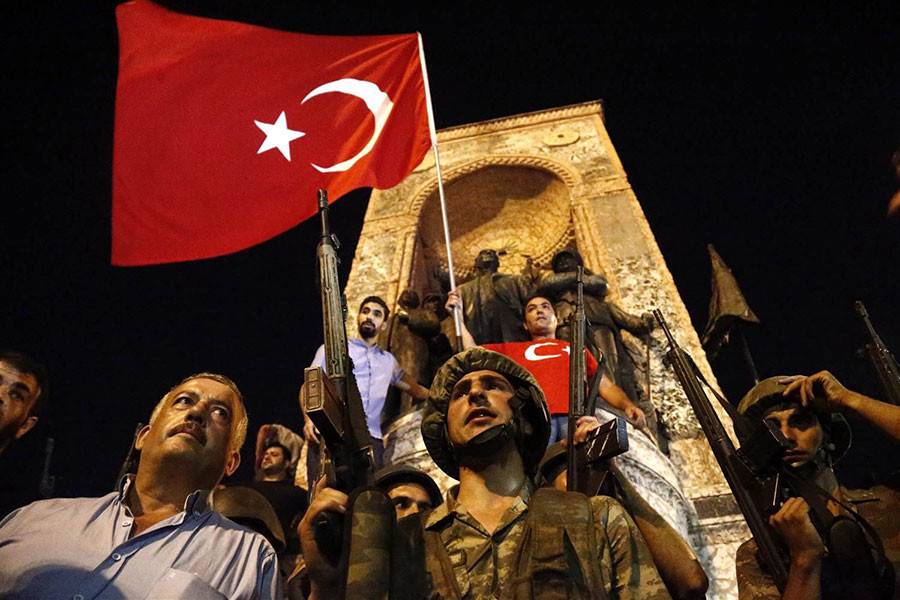 "أزمة أنجرليك" وخيارات غولن إلى الواجهة.. "CIA" السبب؟