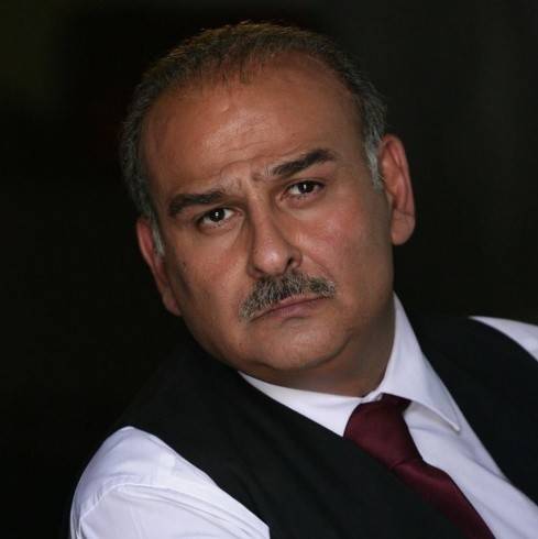 بالصور: الموت يفجع الفنّان جمال سليمان !