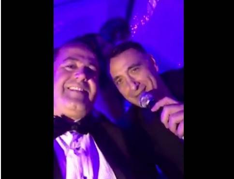 بالفيديو: الفنان المعتزل "الأب ربيع الخولي" يغني مجددًا ويشعل مواقع التواصل!!