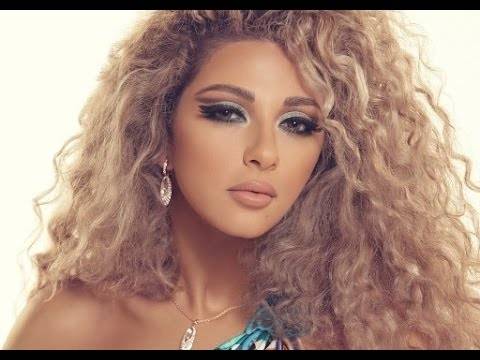 بالصور: ميريام فارس بفستانٍ من كسر الألماس!