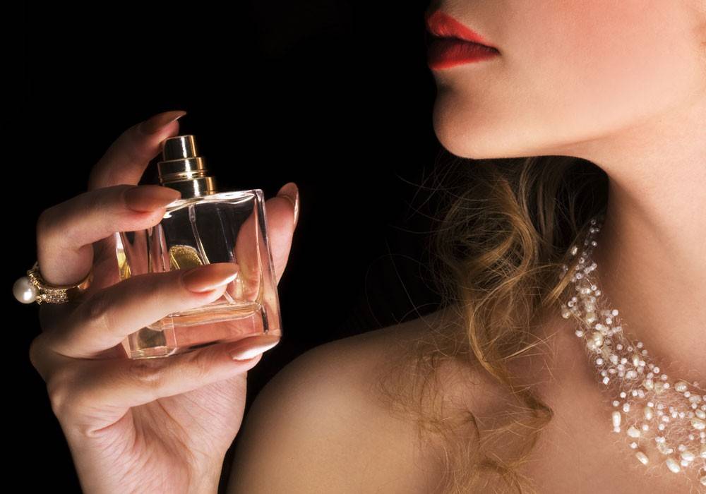 العطور... كيف تجعلين رائحتها تدوم طويلاً