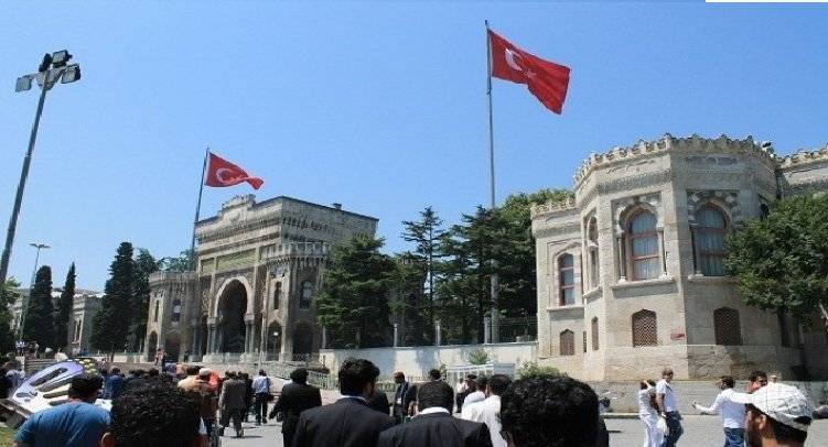 تركيا تقرر منع جميع الأكاديميين من السفر للخارج