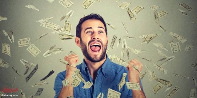 عاد الى عمله في السباكة بعد يومين من فوزه بجائزة اليانصيب... والسبب صادم!