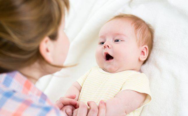 لماذا يقول الطفل ماما قبل بابا؟
