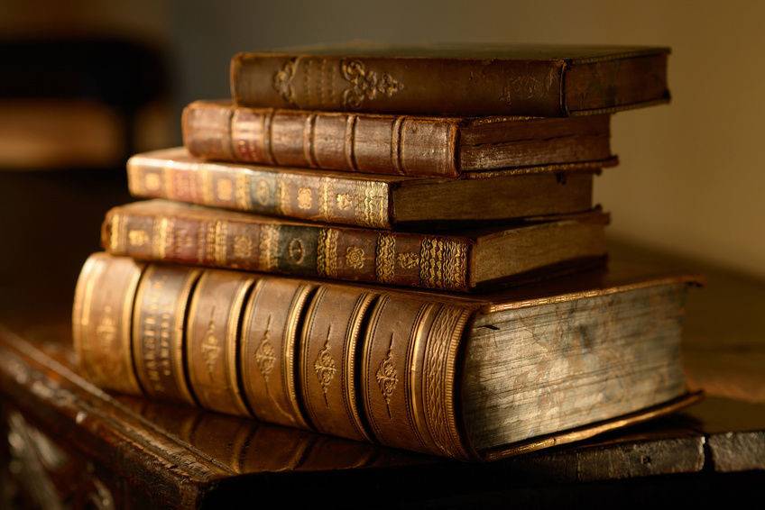شاهد.. لماذا يقتل هذا الكتاب كلّ من يقرأه؟