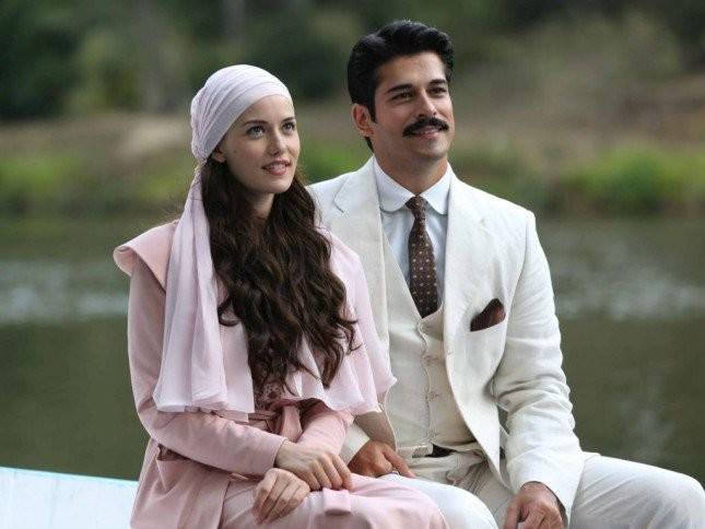 هذا هو موعد زواج التركيين بوراك وفهرية