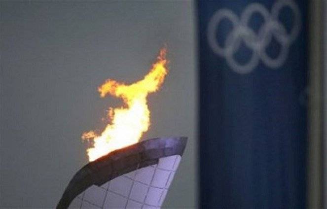 بالفيديو: مجهول حاول سرقة الشعلة الأولمبية في البرازيل