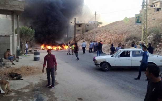 قطع الطريق الرئيسي في النبي شيت احتجاجاً على انقطاع المياه