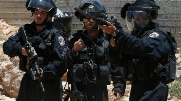 48 معتقلا فلسطينيا يضربون عن الطعام في السجون الإسرائيلية تضامنا مع زملاء لهم