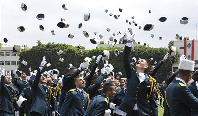 الجيش يفتح أبواب التطوع لتلامذة ضباط