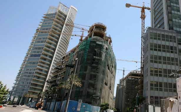 «لبنان هو مُفتاح سوريا والعراق لإعادة إعمارهما»
حلو : مرسوم التصنيف يجب أن يُوضع موضع التنفيذ
وهناك دعم سياسي لبعض المقاولين للفوز ببعض المناقصات
