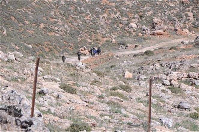 مأساة السوريين في لبنان .. عثر على "جميلة" جثة هامدة وإلى جانبها ورقة