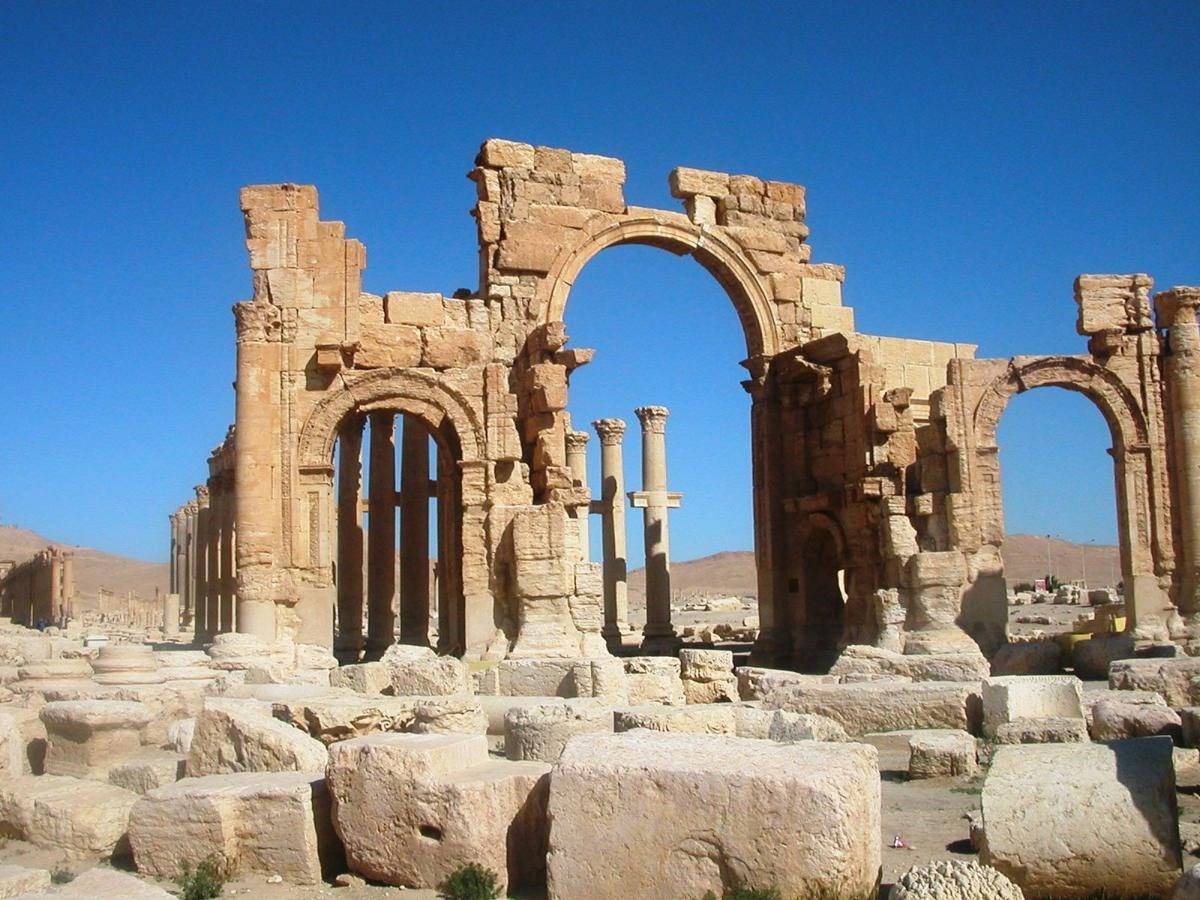 ترميم آثار تدمر!