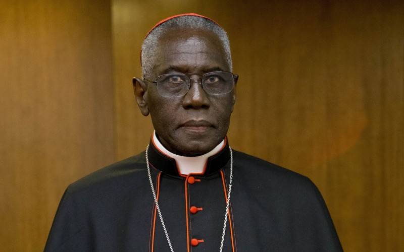 تعليق صاعق للكاردينال ساره عقب فاجعة ذبح الكاهن