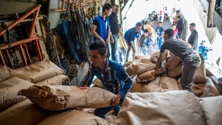 روسيا توضح للدبلوماسيين الأجانب حيثيات عملية الإغاثة الانسانية في حلب