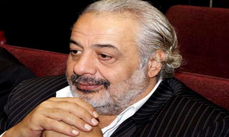 صور- ابن أيمن زيدان يشعل المواقع بتقبّيل زوجته بحرارة!