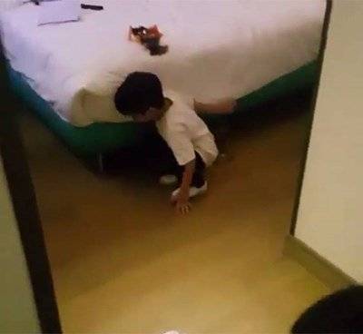 بالفيديو: هذا ما حصل مع طفلين شربا الخمر من ثلاجة الفندق ...