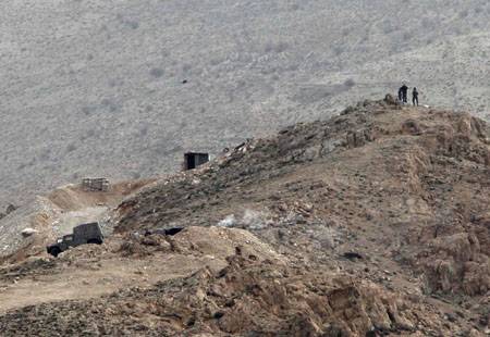 الجيش يقصف تحركات المسلحين في جرود رأس بعلبك والقاع