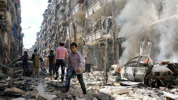 باريس: الممرات الانسانية في حلب ليست "حلا مجديا"