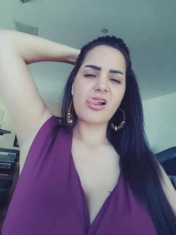 سما المصري تفاجئ جمهورها بصور أكثر جرأة بعد قرصنة صفحتها
