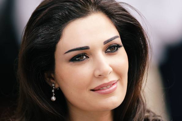 بالصورة - إطلالة ساحرة لسيرين عبد النور بفستان مخرم.. ورسالة قاسية لمن يغارون منها!