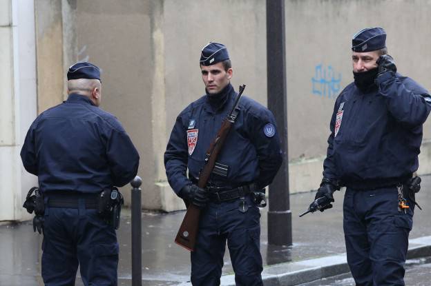 اعتقال شخصين في مدينة تولون الفرنسية