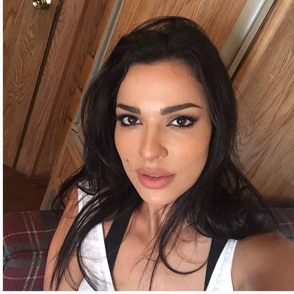 هذه الصورة فضحت نادين نجيم!