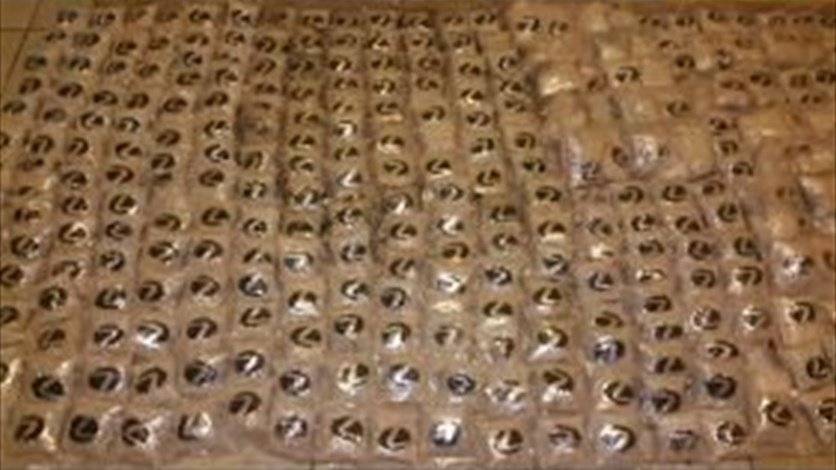 بالصور - احباط عمليات تهريب أكثر من 800 ألف حبة كبتاغون الى الخليج