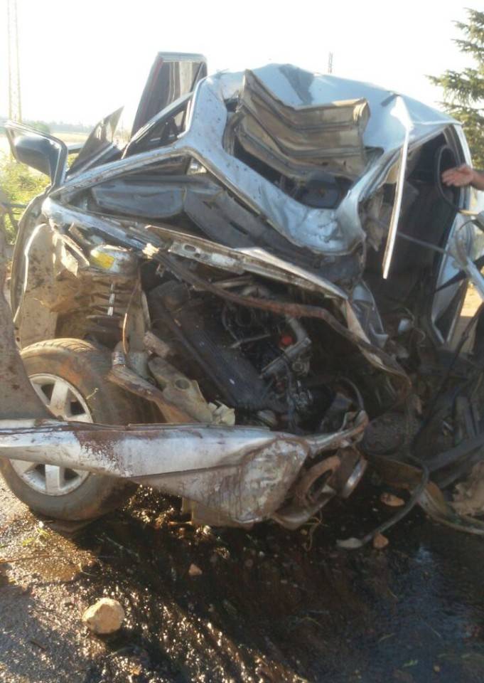 بالصور: جريحان في حادث سير على أتوستراد بعلبك