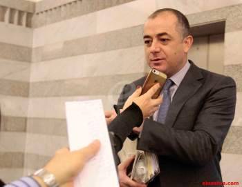 بو صعب ونظيرته البريطانية جالا على مدارس اللاجئين السوريين في المرج