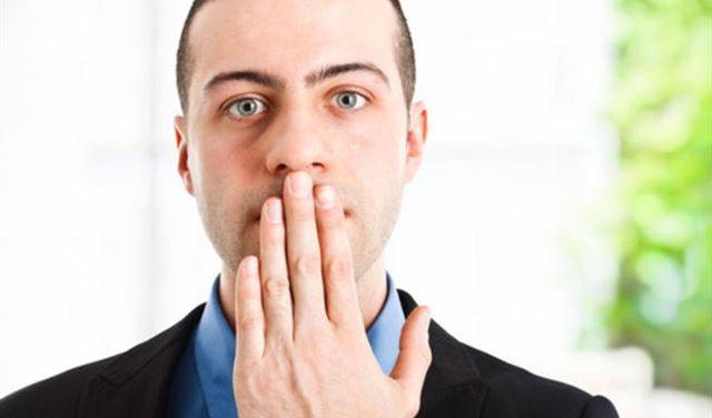 هل تعاني من رائحة الفم الكريهة...إليك الحل