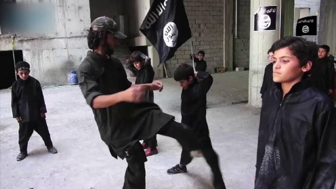 تفاصيل خفية عن حياة أطفال "داعش" مجهولي النسب