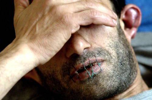 ثلاث مئة  أسير فلسطيني يخوضون إضرابا مفتوحا عن الطعام
