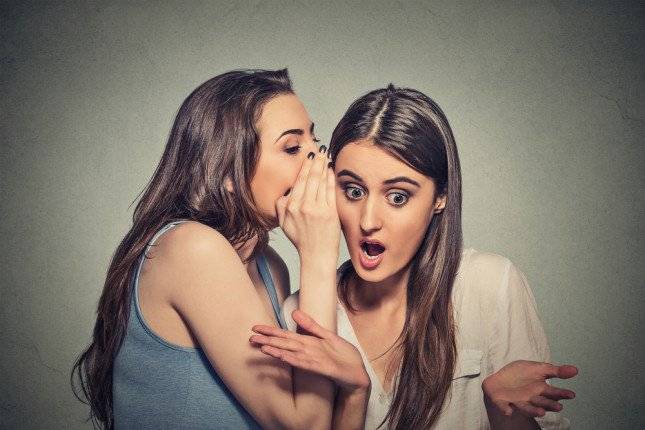 للفتيات فقط.. 6 أمور لا يجب البوح بها إلى الصديقات