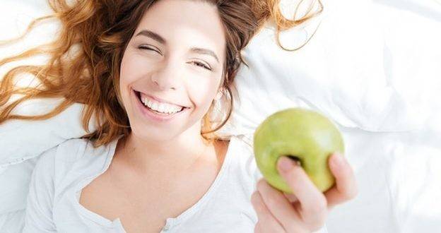 5 مواد غذائية تساعدك بالهضم وإزالة السموم من الجسم