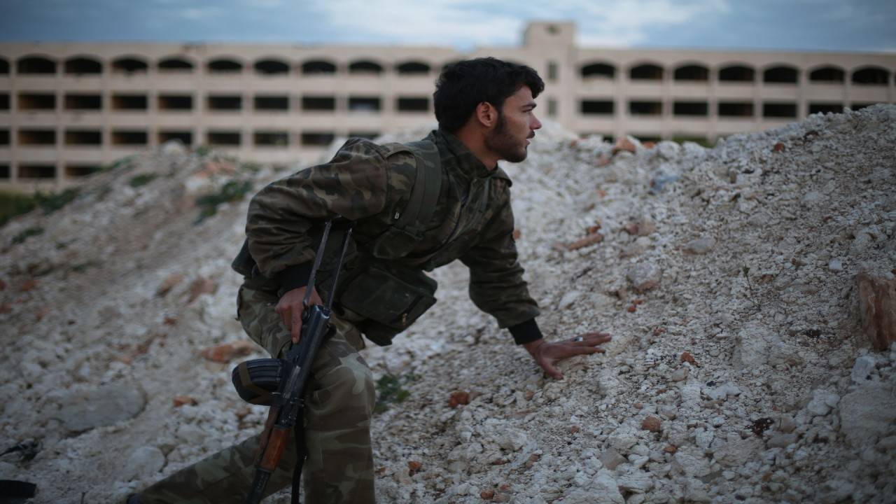 "جيش الفتح" يستميت في معركة حلب.. وإدلب تُستنزف
