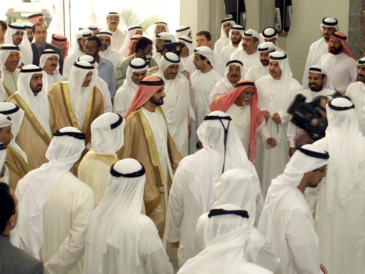 الإمارات تحذر المواطنين من السفر إلى 10 بلدان.. لبنان بينها؟
