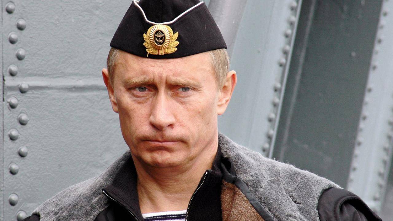 قس يتنبأ لبوتين بما تخفيه الأيام لروسيا.. بعضها تحقق!