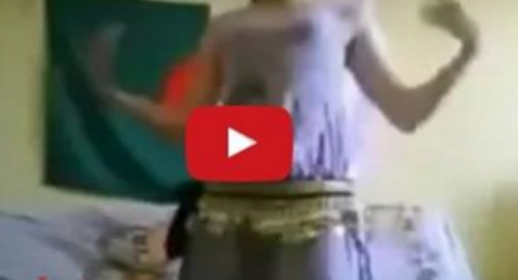 بالفيديو: فتاة تشعل مواقع التواصل برقصها المثير!