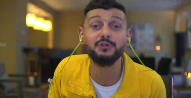مصر.. مقتل طفل حرقا بعد تقليده لبرنامج رامز بيلعب بالنار
