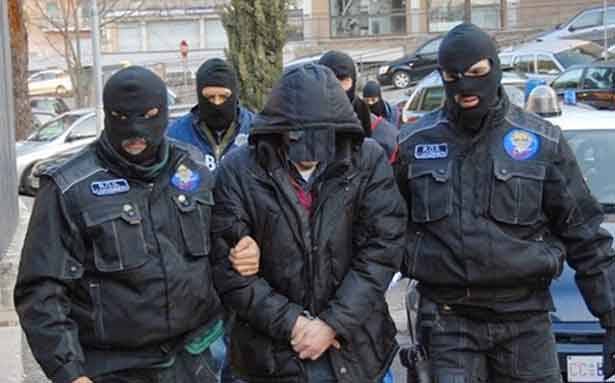 إيطاليا اعتقلت مُهرّبين للبشر
يقودهم إسلامي متشدّد