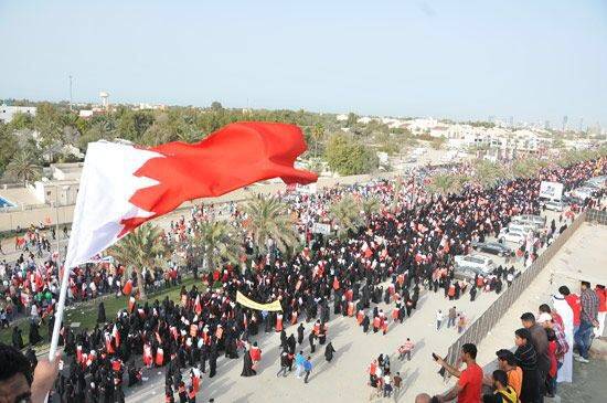 بالصّور: البحرینیون یطلقون حملة تغرید #الشعب_لن_یرکع